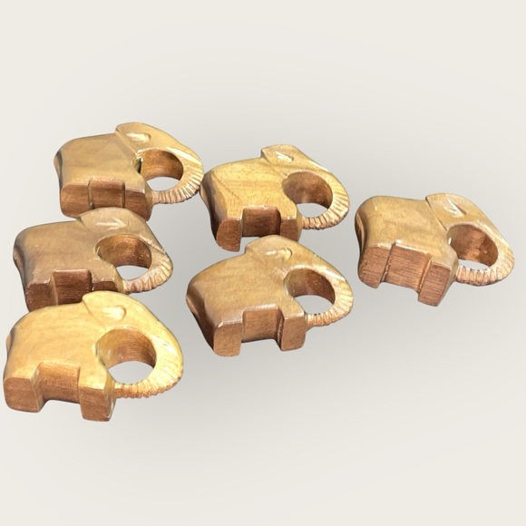 Vintage Set Of 5 Wood Napkin Holders Rings Hand Carved Elephant 3.5” X2.5” - Picture 6 of 10